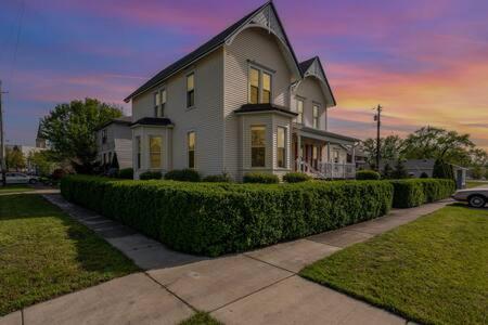 Spacious Upstairs 1Bed- Walking Distance To Beach Outlet Mall Michigan City Exteriör bild
