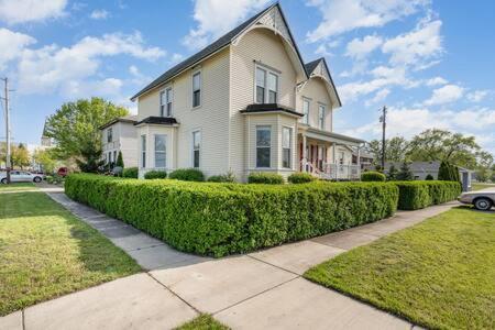Spacious Upstairs 1Bed- Walking Distance To Beach Outlet Mall Michigan City Exteriör bild