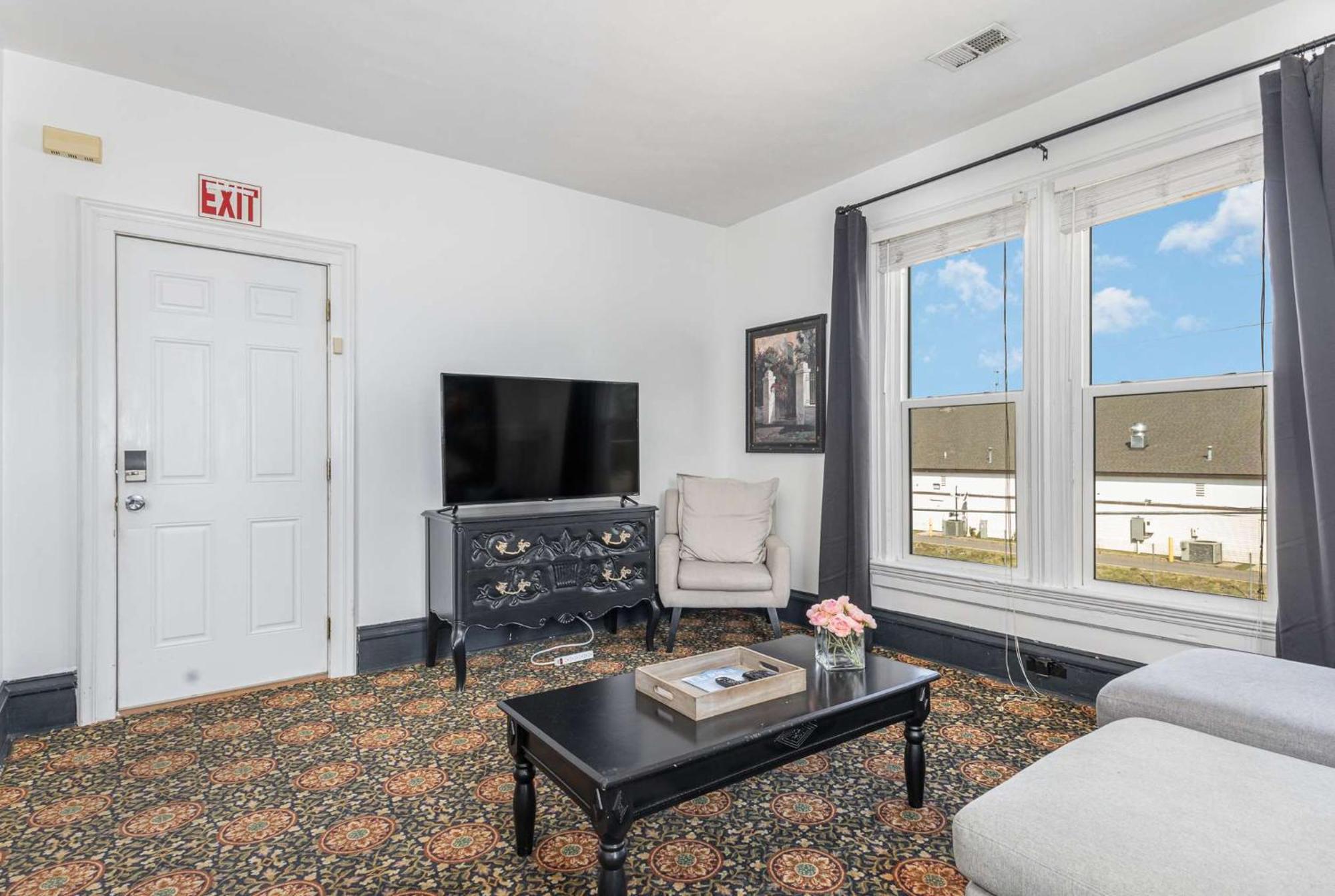 Spacious Upstairs 1Bed- Walking Distance To Beach Outlet Mall Michigan City Exteriör bild