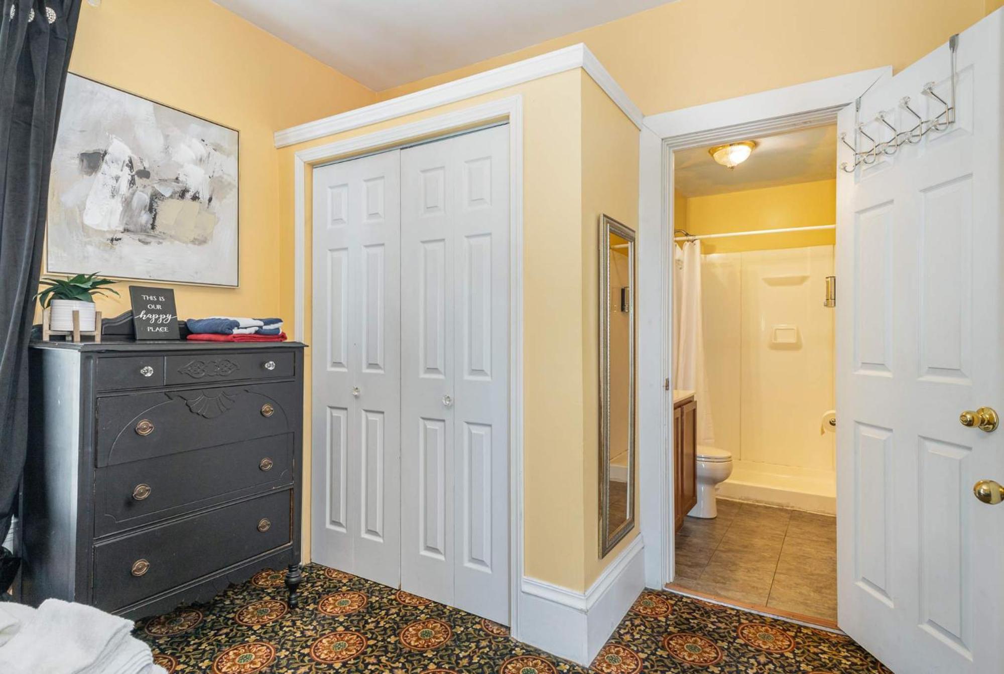 Spacious Upstairs 1Bed- Walking Distance To Beach Outlet Mall Michigan City Exteriör bild